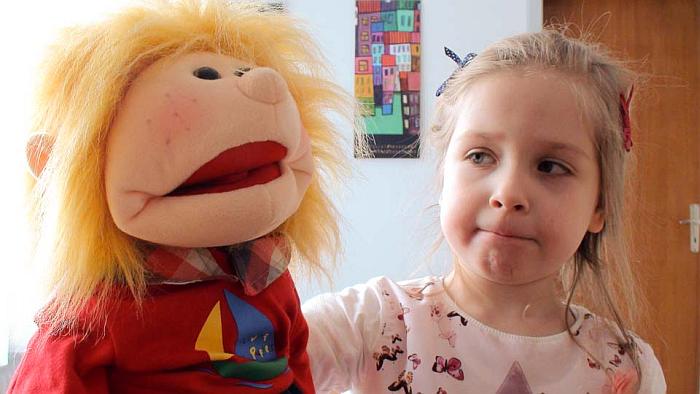 Sprechen lernen für Kinder mit Puppe